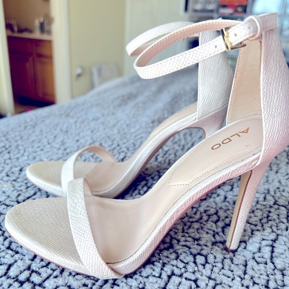 Aldo cream colored heels